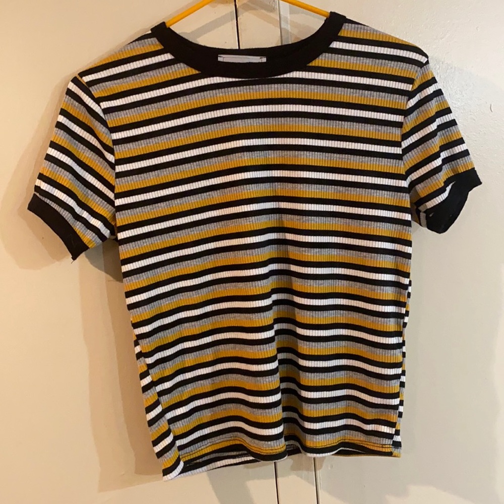 Black and yellow tee shirt
